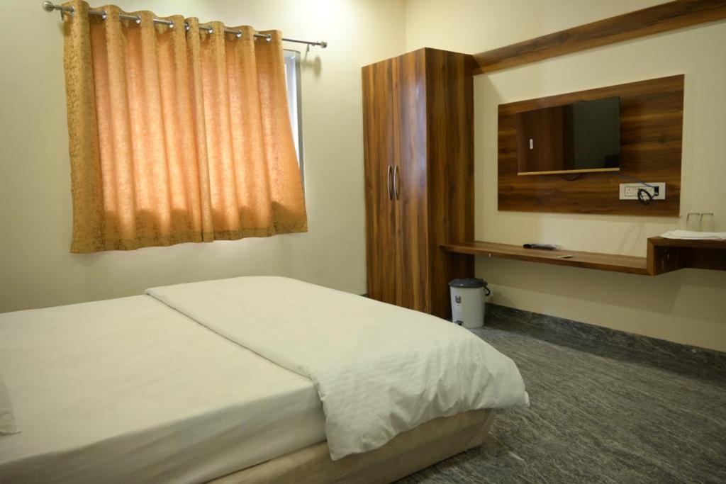 Hotel Anand Ujjain Exterior foto